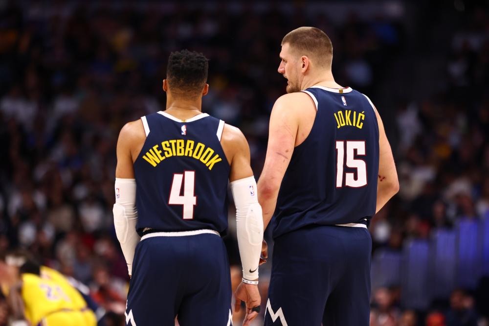 轻受众并扩 轻受众并扩